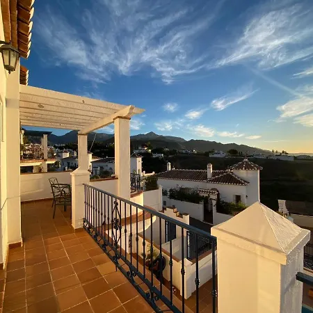 Stunning Detached 3-bed With Private Pool